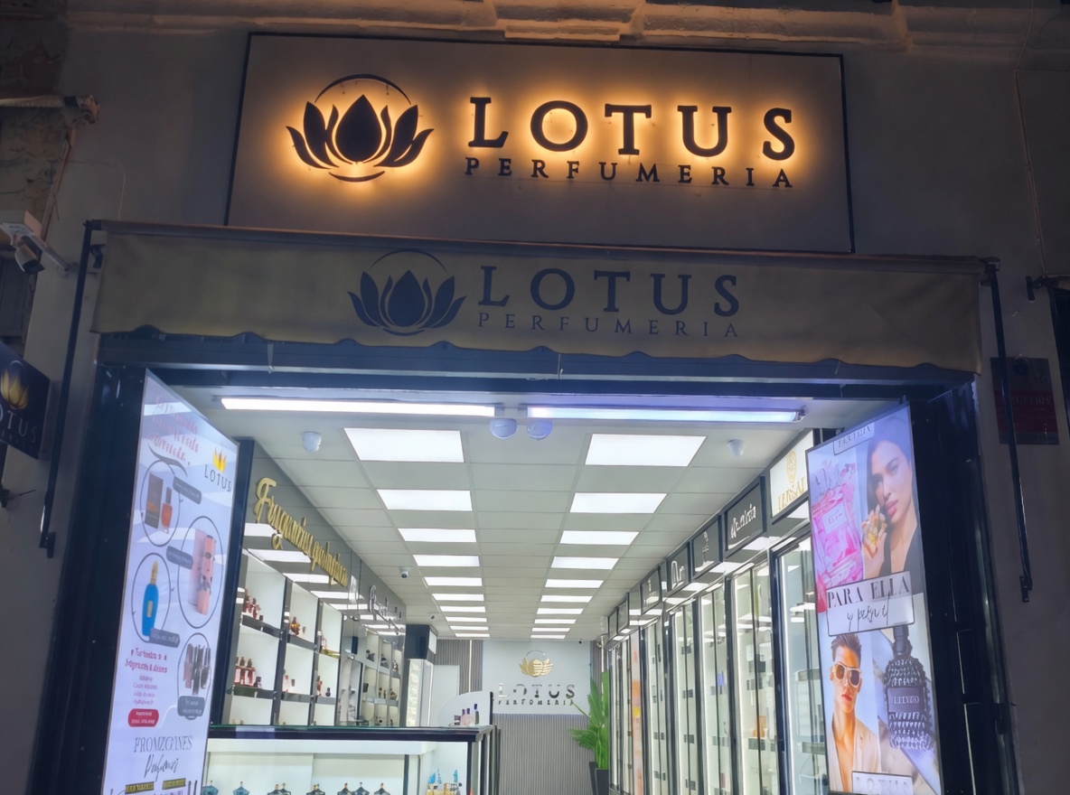Lotus Cercado
